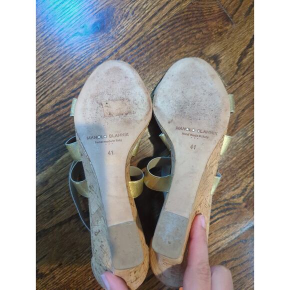 Manolo Blahnik Glassa Gold Metallic Cork Wedge Sandals - Picture 6 of 7